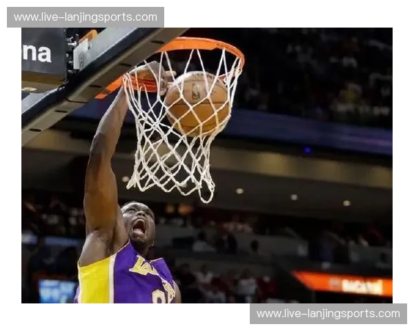 湖人压哨送走水拉清理后场 为休赛期引援铺平道路 湖人压哨送走水拉清理后场 为休赛期引援铺平道路